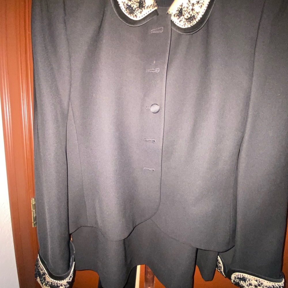 Albert Nipon Suite Size 12 Petite With Embroidere… - image 8